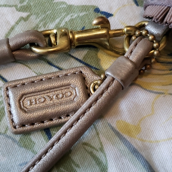 Coach satin wrislet - Picture 3 of 6